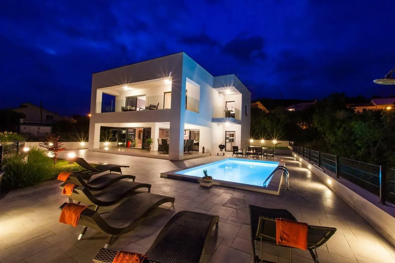 Villa Rina - Luxury Holiday Home Crikvenica
