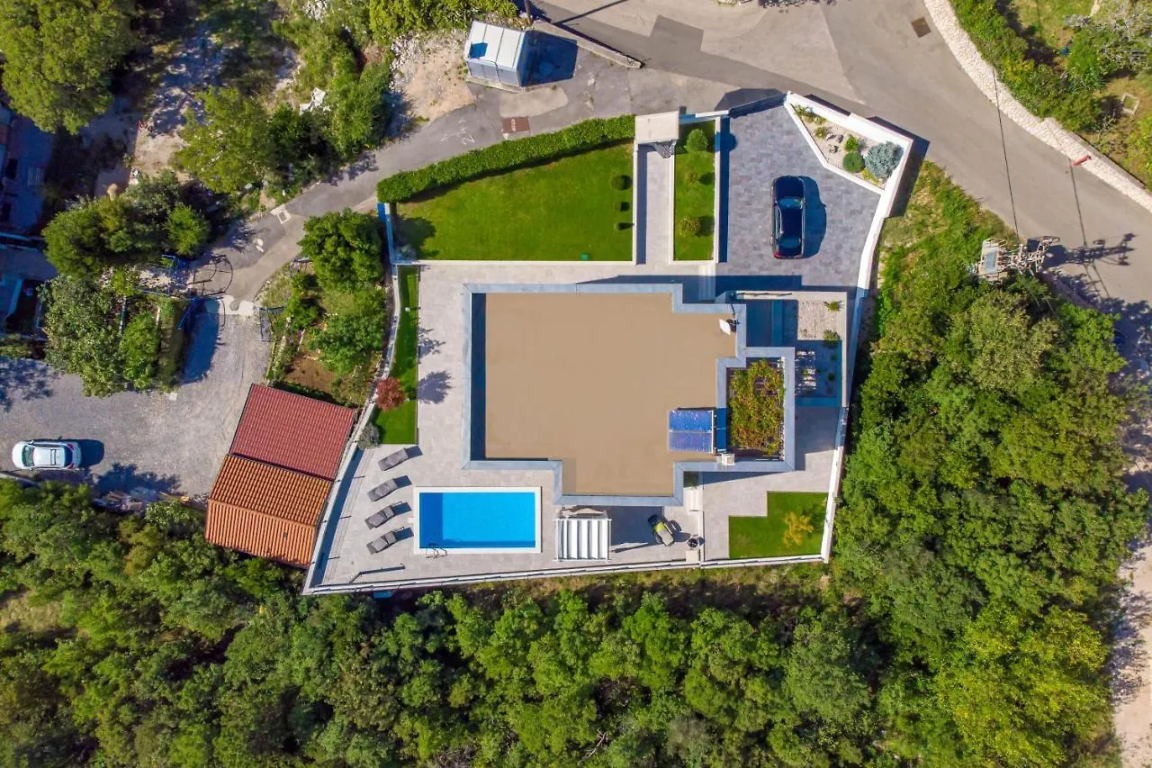 Villa Rina - Luxury Holiday Home ツリクヴェニツァ