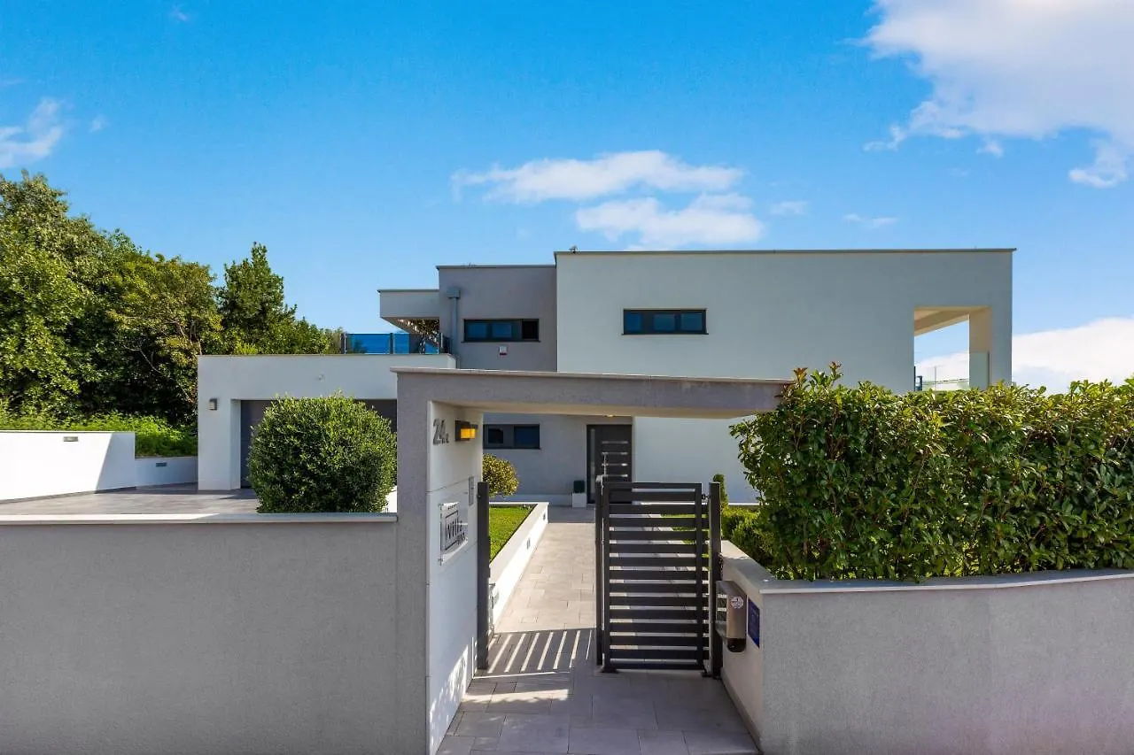 Villa Rina - Luxury Holiday Home ツリクヴェニツァ