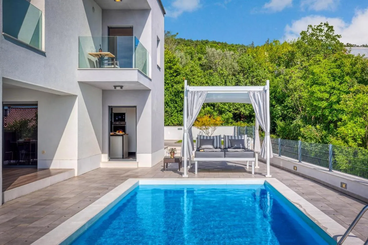 Villa Rina - Luxury Holiday Home ツリクヴェニツァ